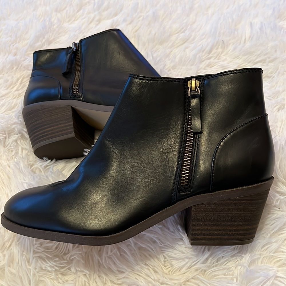 GAP ankle leather boots size 9